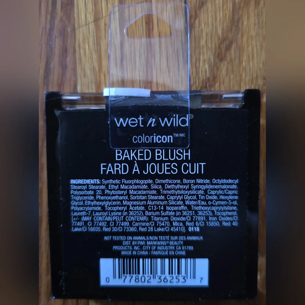 wet n wild Color Icon Baked Blush - Dare To Soar (Pink Plum)
